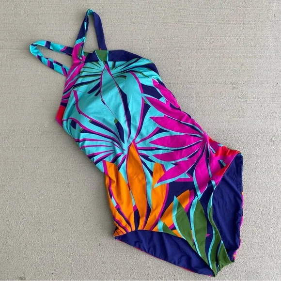 NWT Trina Turk Women's Wailea Reversible Multicolor Halter Swimsuit Size 10 - Picture 10 of 15